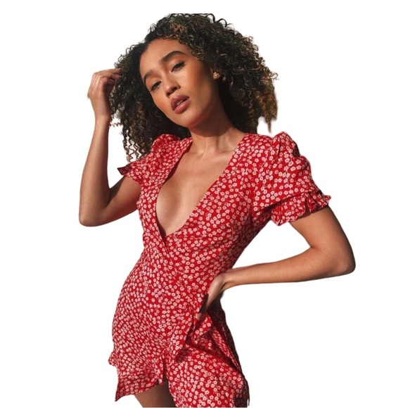 Princess Polly Poppy Red & White Floral Moore Mini Wrap Playsuit | US Size 2 - Picture 1 of 6